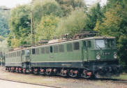 E251.001 und 002 am 29.09.2002 im Bahnhof Rbeland